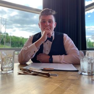 Meet your Posher, Ethan